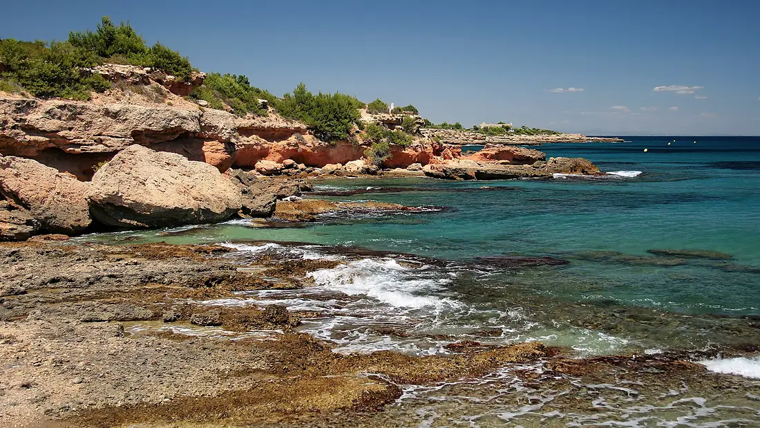 Cala Forn - panoramio (1)