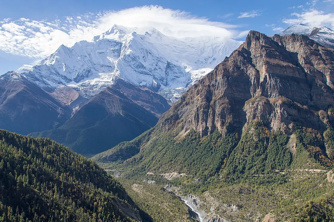 Marsyangdi valley with Annapurna II - Annapurna Circuit, Nepal - panoramio