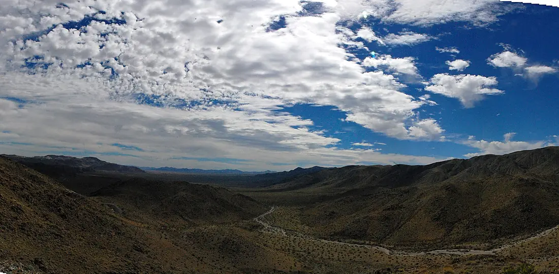 Colorado and Mojave Deserts Divide - panoramio