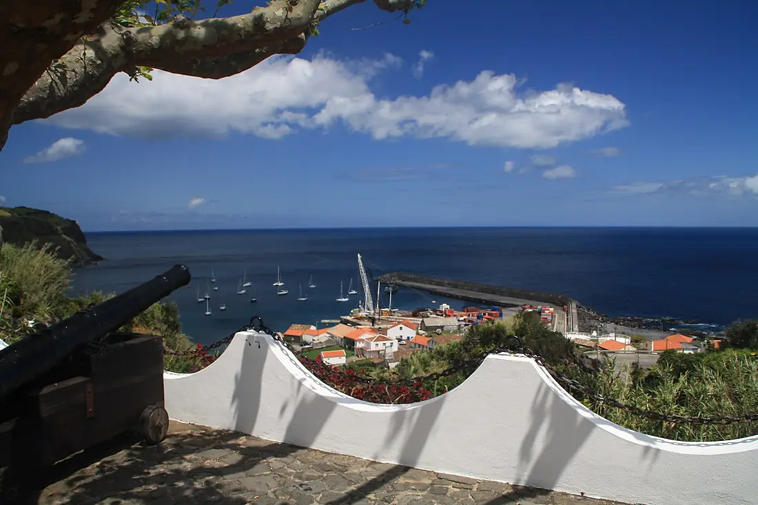 Azoren Flores Lajes Hafen