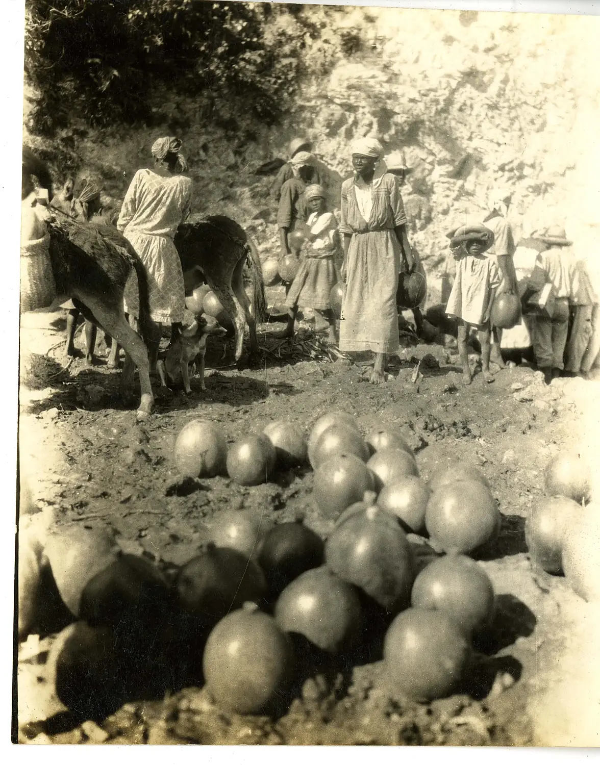 Scene at waterhole near En Café Island of La Gonave, Haiti (15032092514)