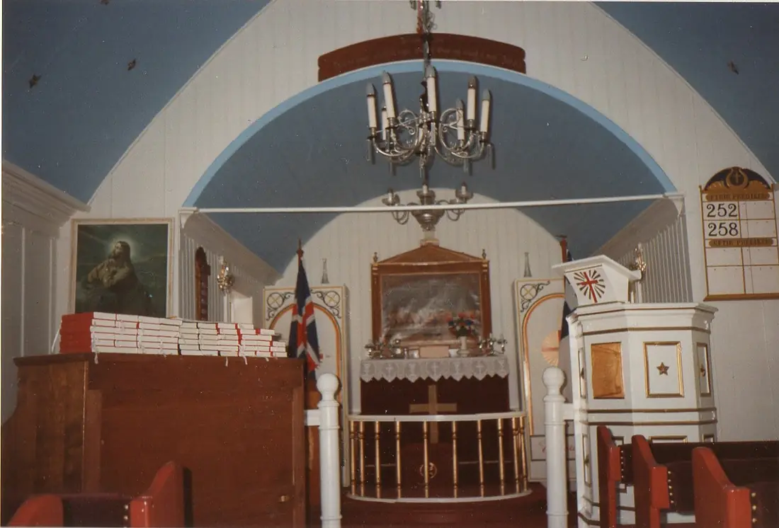 GrímseyKirkjaInni