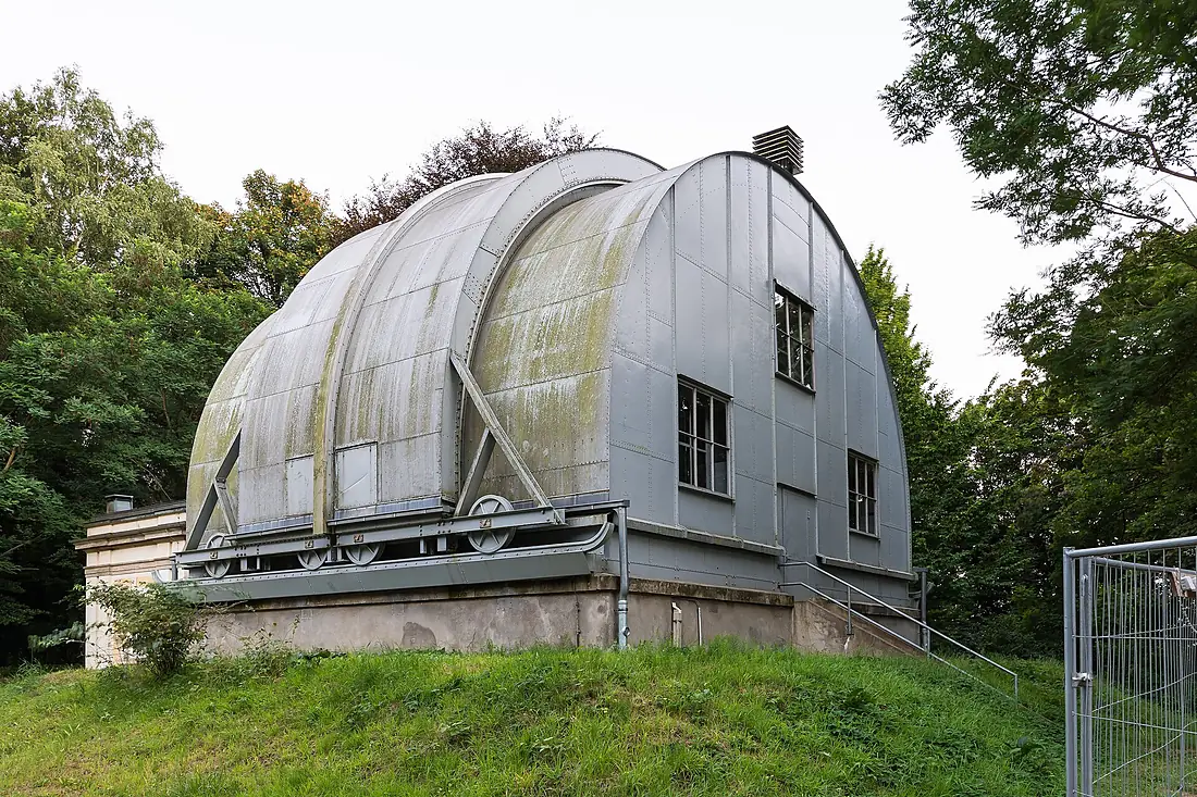 Meridian circle building at Hamburg Observatory 03