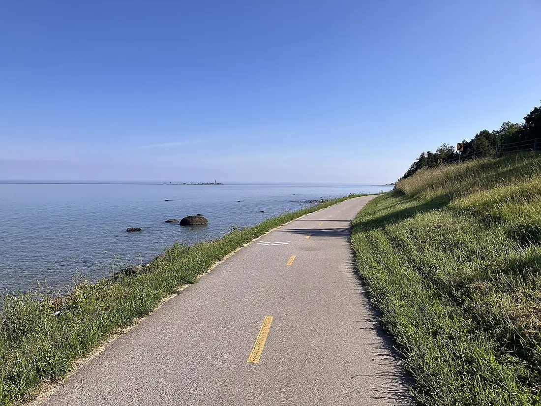 Great Lakes Waterfront Trail In Saugeen Shores (2)
