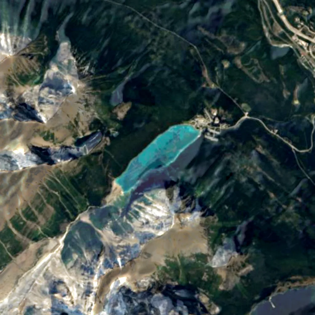 Lake Louise seen from above (Sentinel-2)