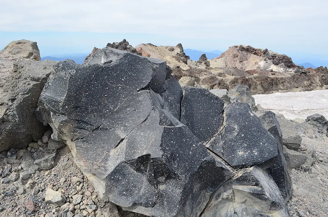 Black Dacite (15302069522)