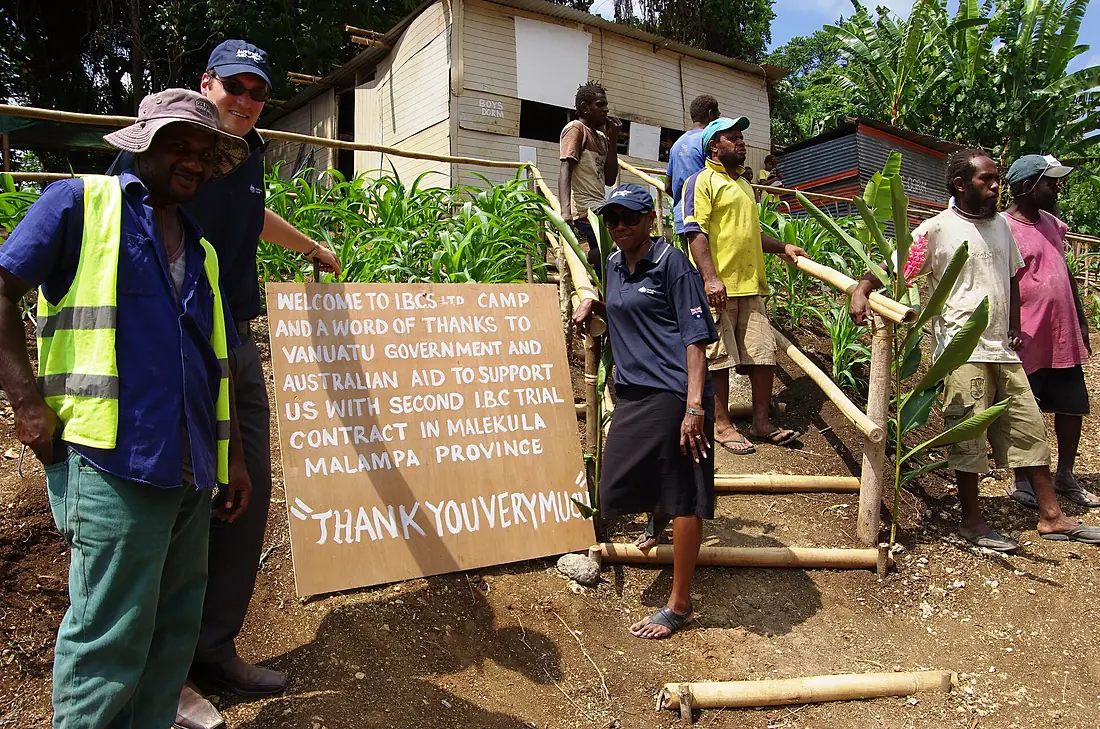 Locals thank Australia for funding rural road rehabilitation and maintenance in Malekula, Vanuatu (12779057305)
