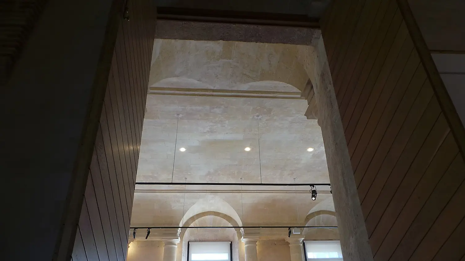 Intérieur du Préau des Accoules