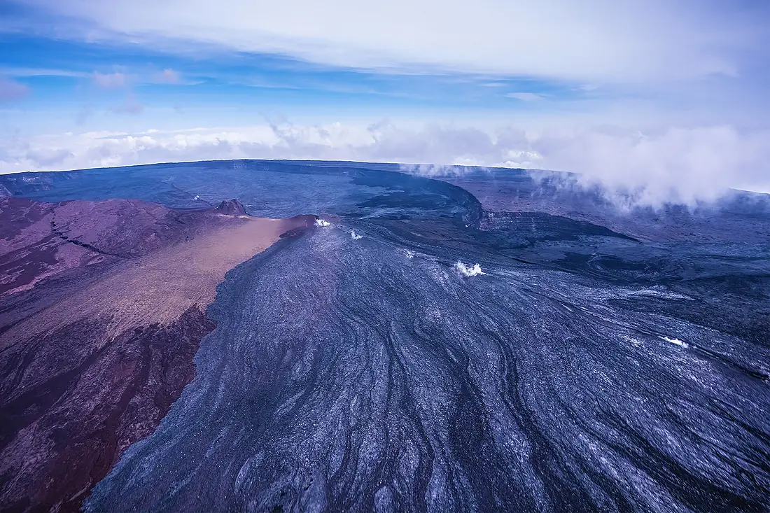 HAVO Mauna Loa lava N J Wei (53205527322)