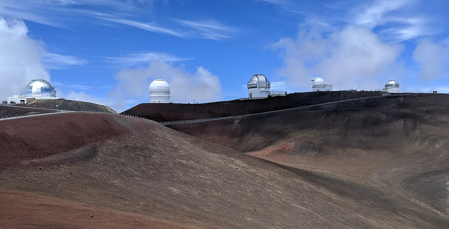 Mauna Kea Summit 2021-06-16 33 (cropped)