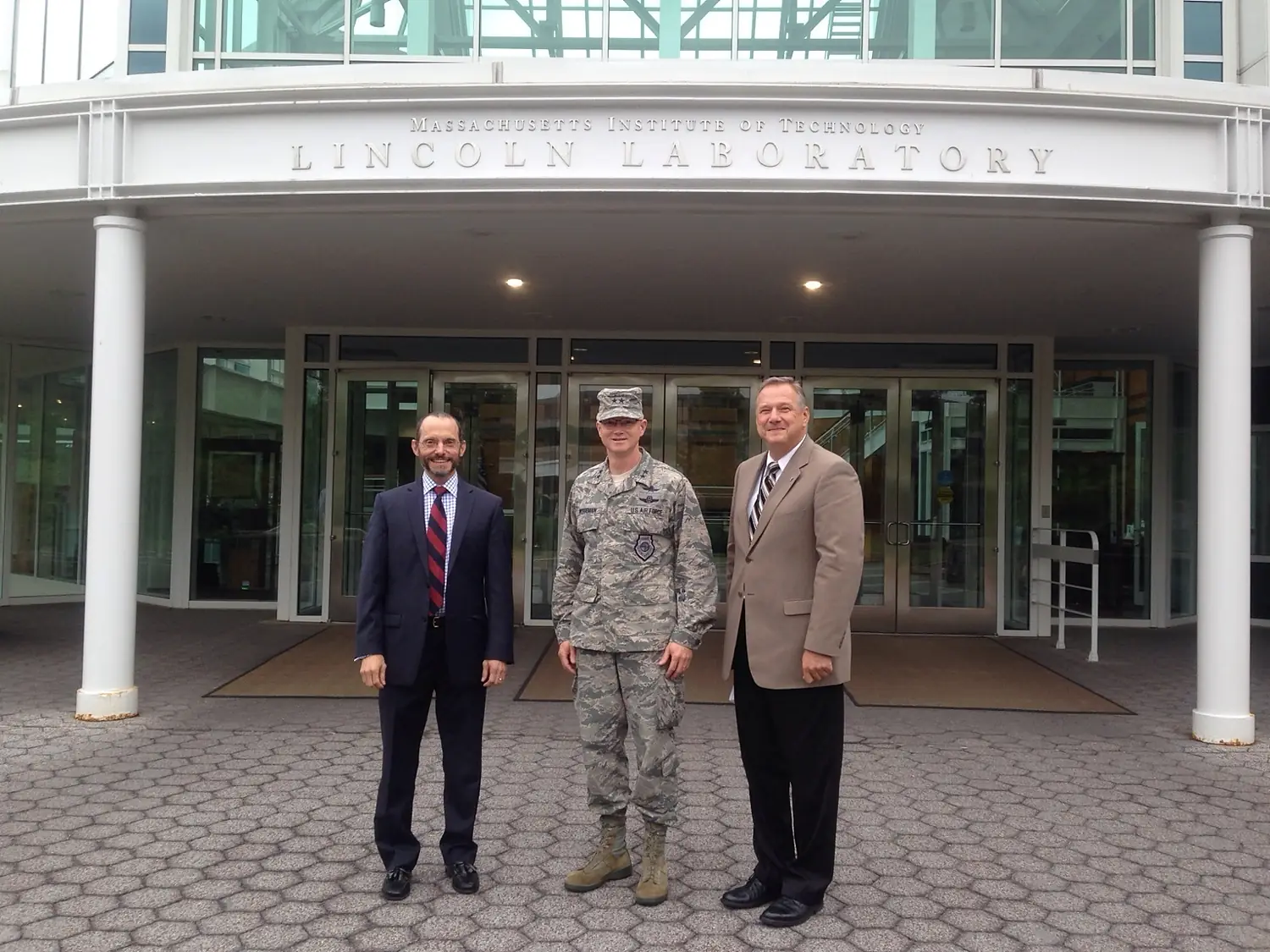 24th Air Force Commander visits MIT Lincoln Laboratory (3217108)