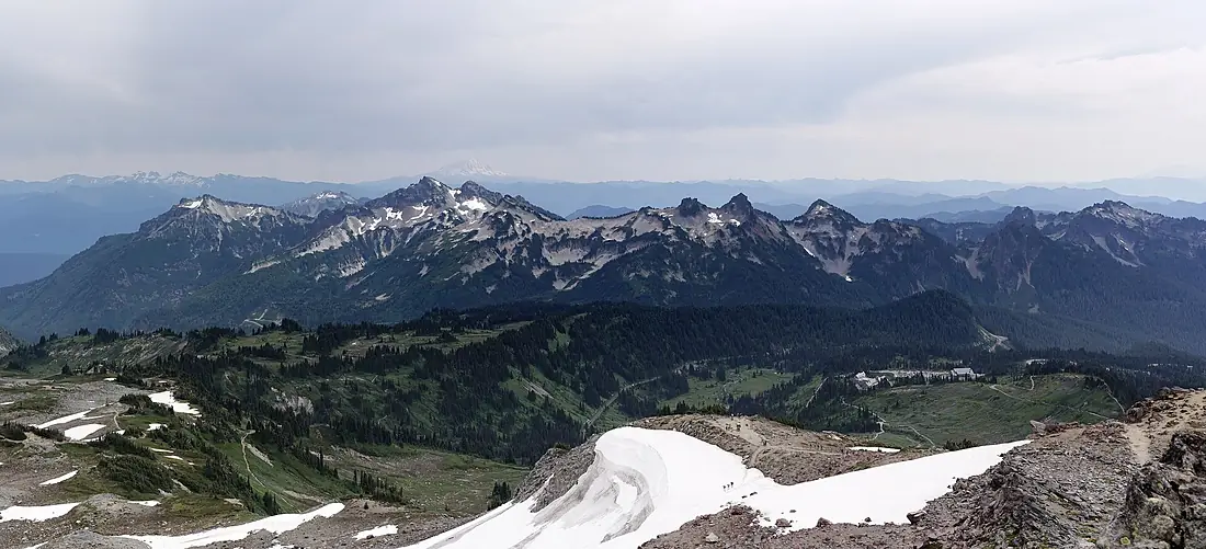 Skyline trail looking south