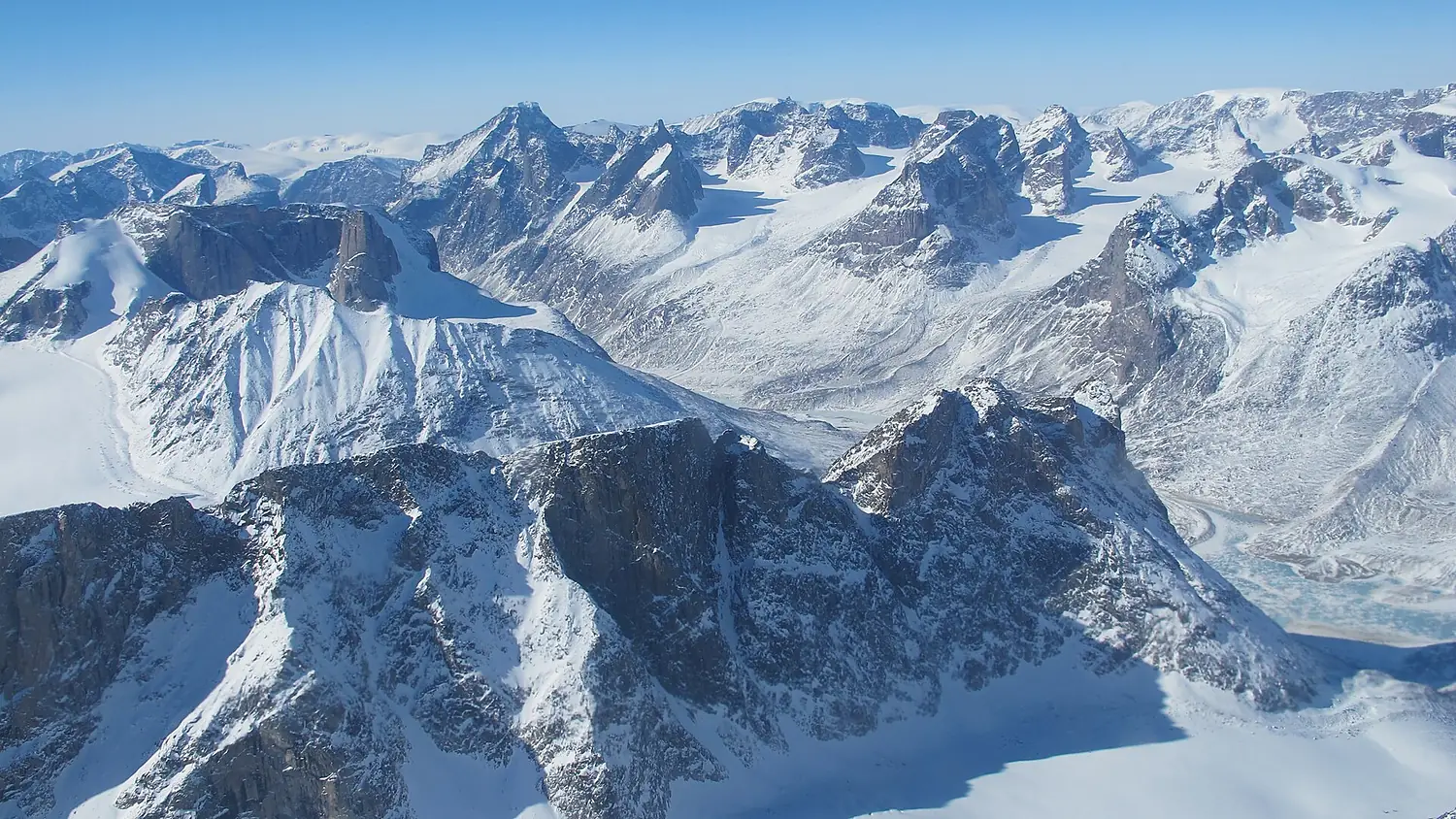 Penny Ice Cap mountains (14044923756)
