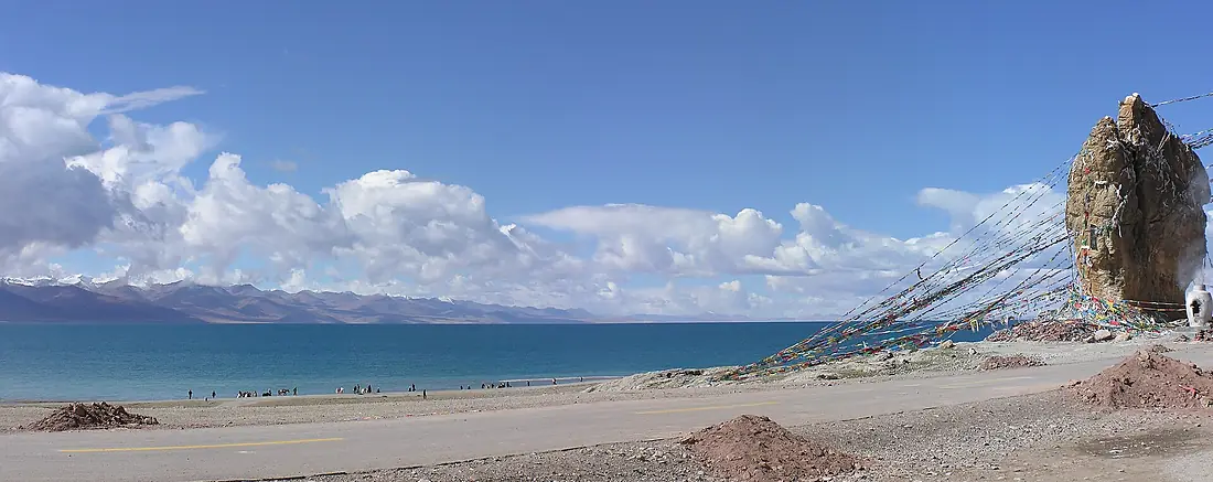 Namtso-and-holy-rock
