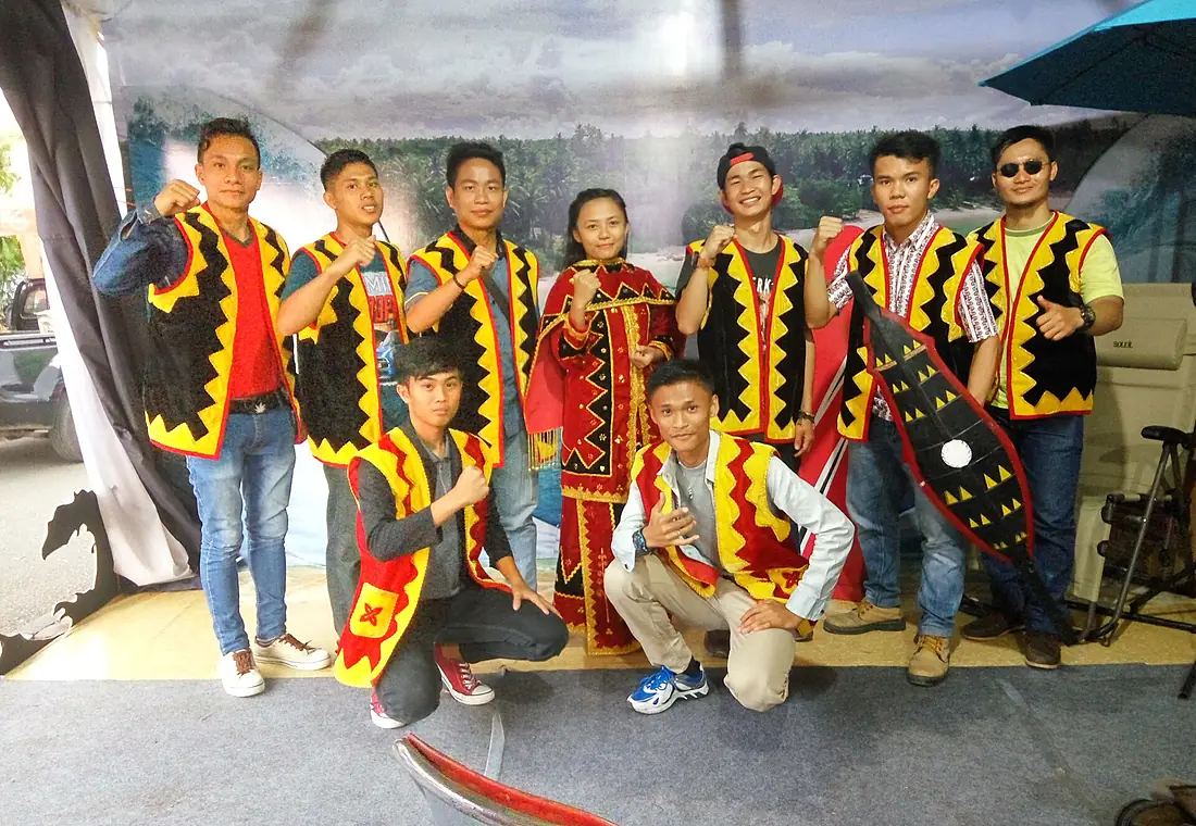Baju adat Nias