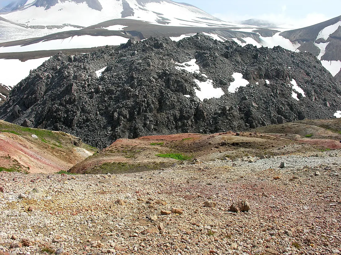 Novarupta exploded onto the landscape on June 6, 1912. Over its 60 hour eruption, three cubic miles of material were ejected (29db5a4c-1dd8-b71c-0792-b766673d918f)