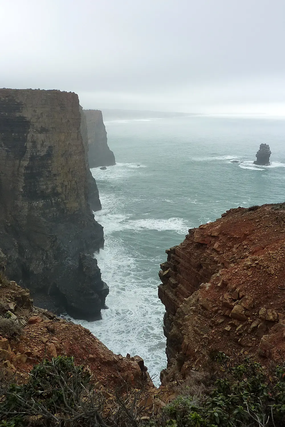 Arrifana - cliffs (13442157155)