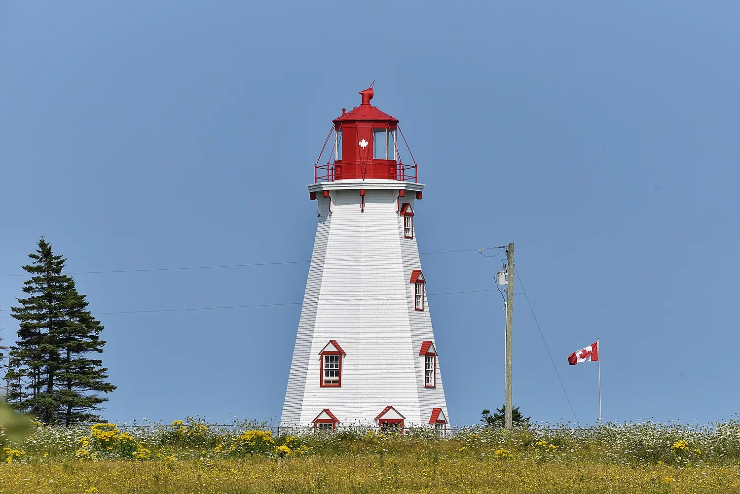 2021-08-23 02 Panmure Island Lighthouse, PEI Canada - side