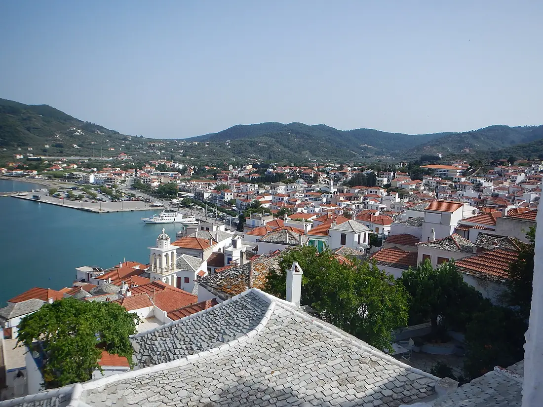 Panoramic view of Skopelos city