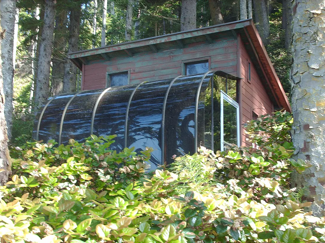Chin Beach Emergency Cabin - panoramio