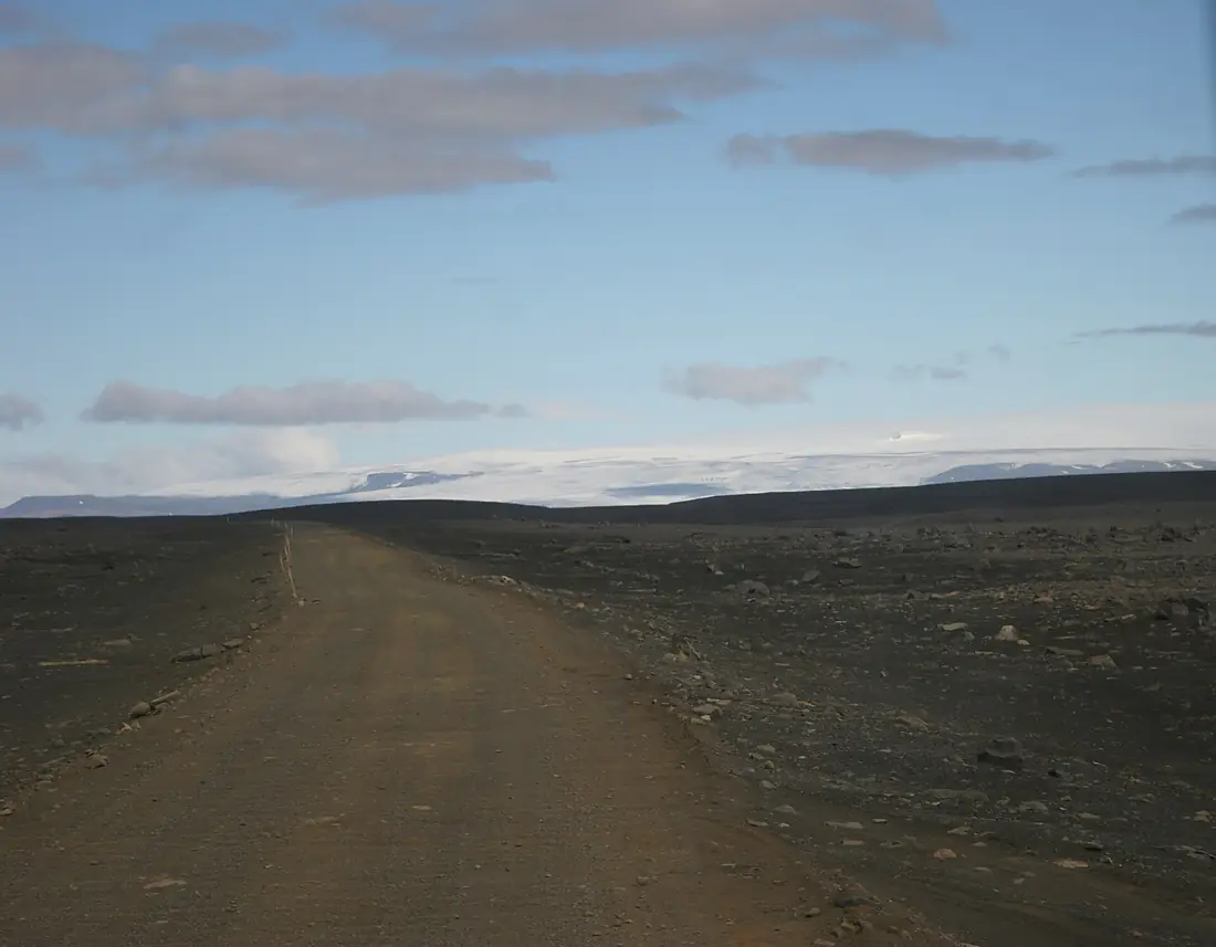 Sprengisandur route with view of Hófsjökull glacier