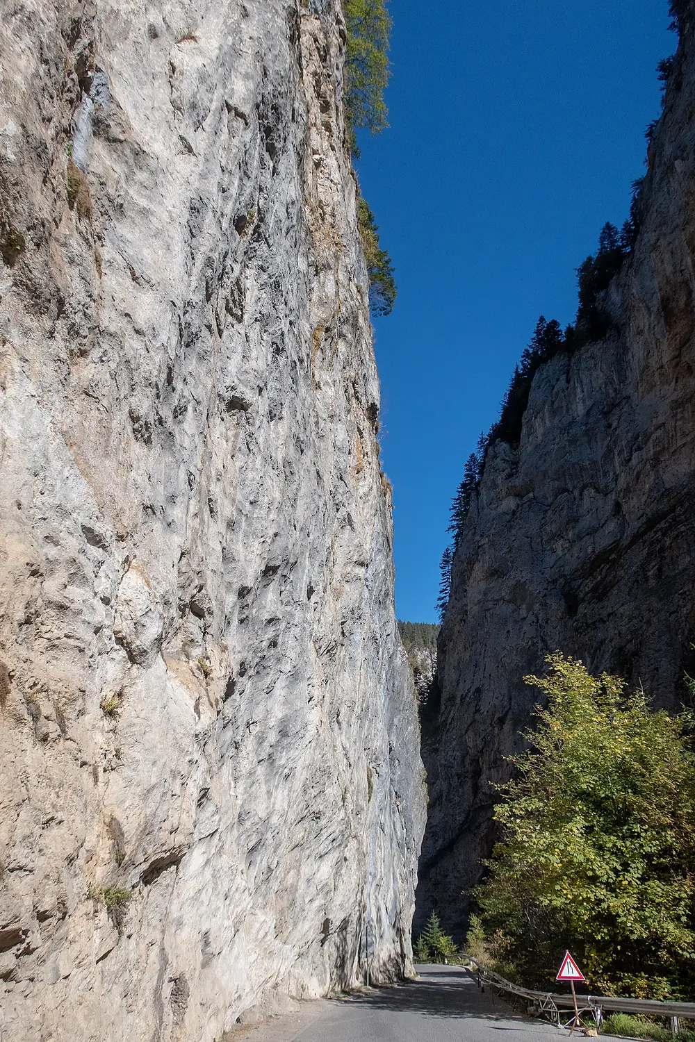Trigrad Gorge 02