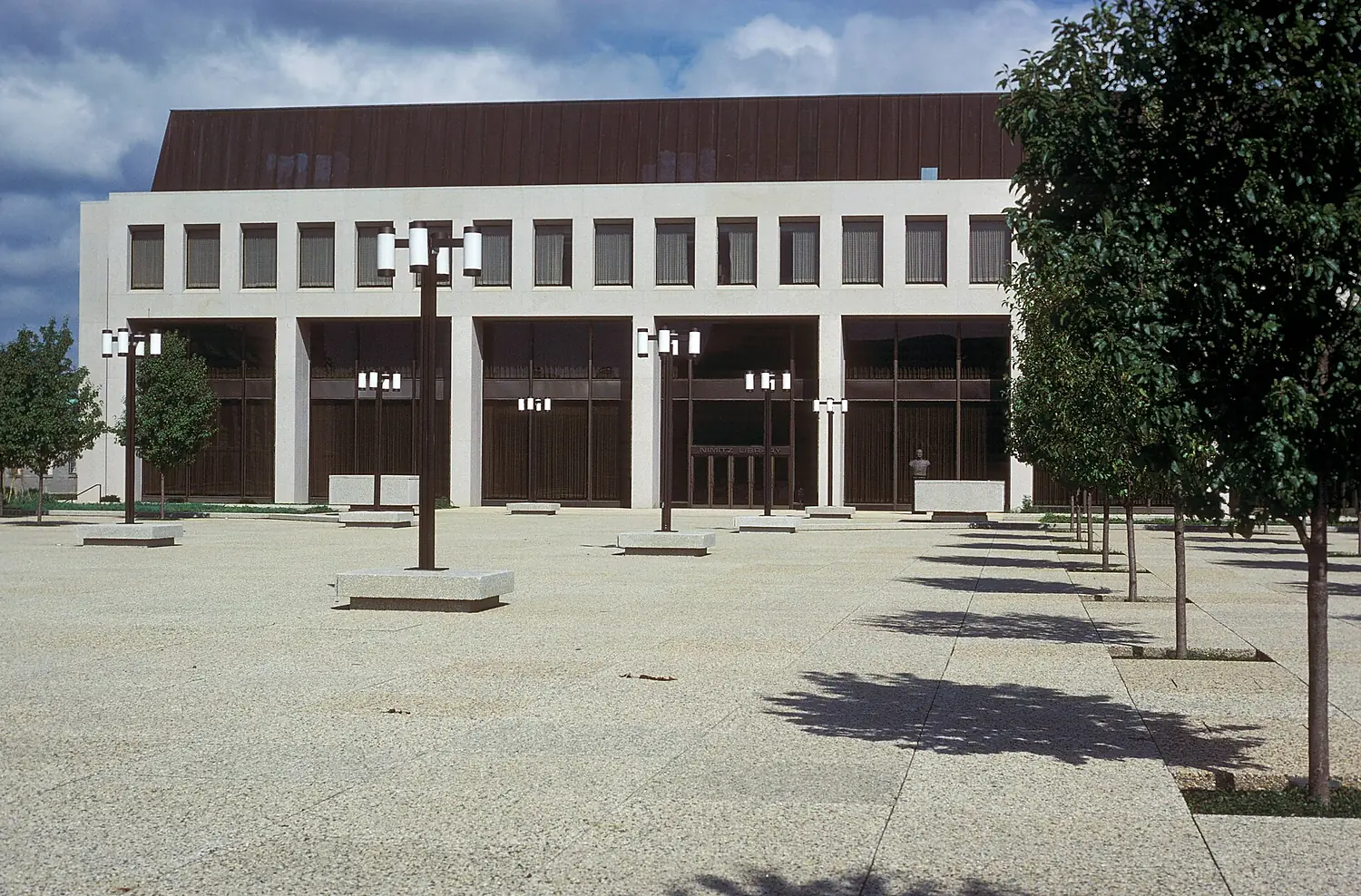 Annapolis, United States Naval Academy, Nimitz Library