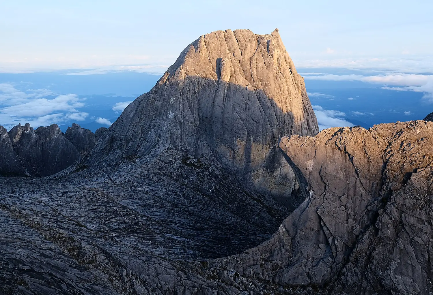 Victoria Peak Mount Kinabalu 1